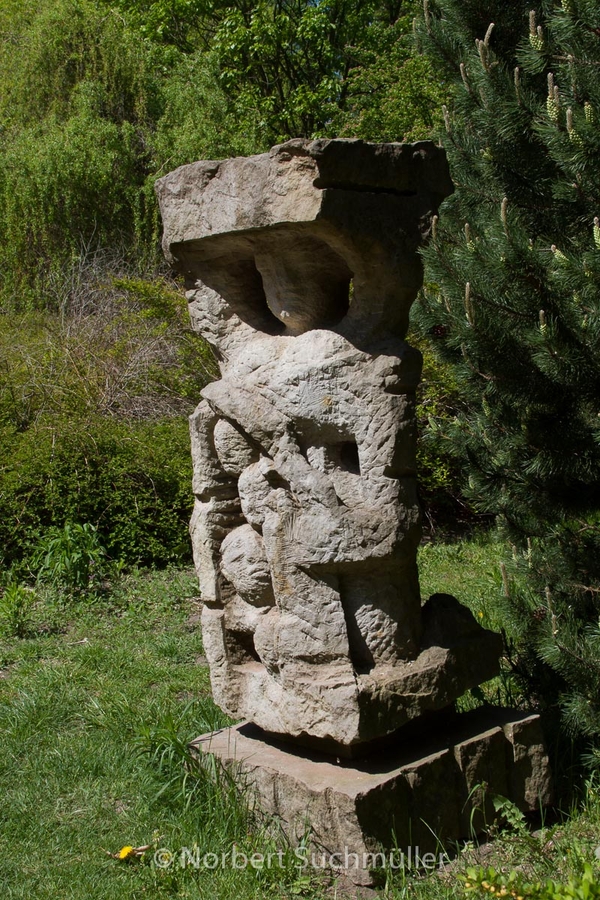 Botanischer Volkspark
Skulptur von A. Franziska Schwarzbach
Keywords: Botanischer Volkspark