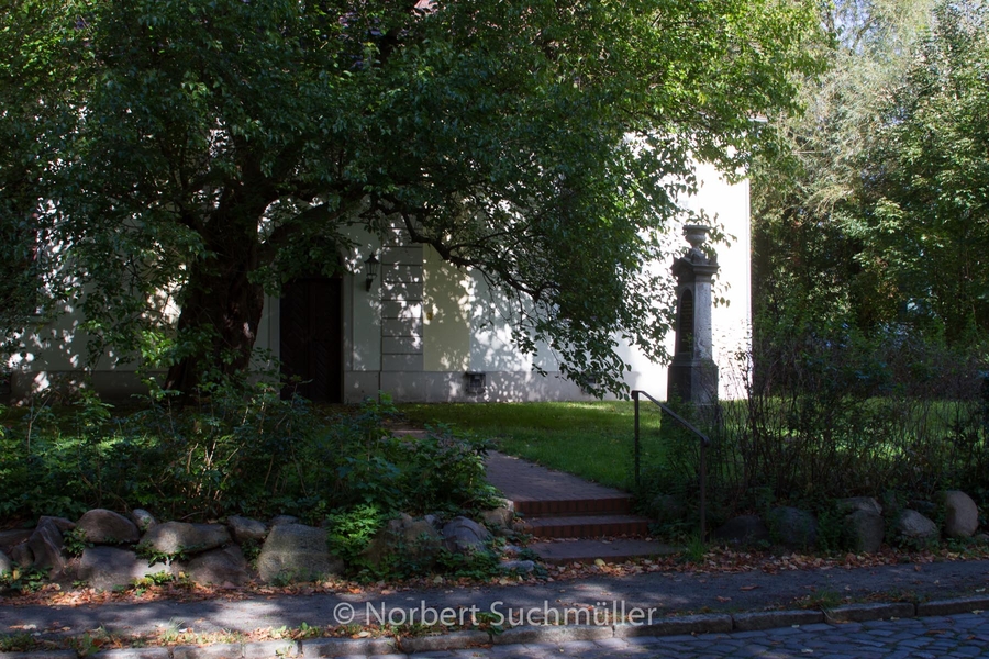 Von Alt-Lübars nach Arkenberge
Alt-Lübars Dorfkirche
Keywords: Auf Försters Wegen;Dorf Kirche;Lübars