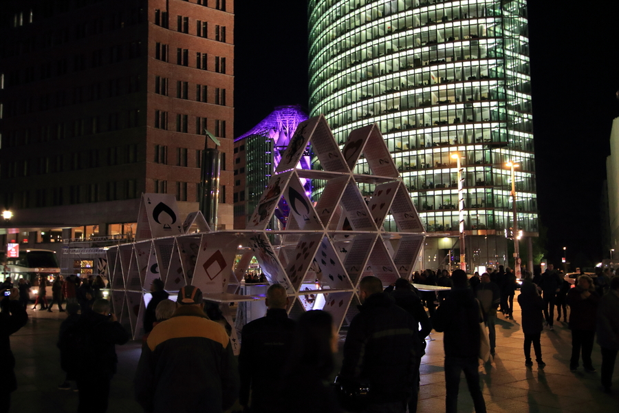 Festival of Lights / Berlin leuchtet
Potsdamer Platz, Cardhouse
Keywords: Potsdamer Platz