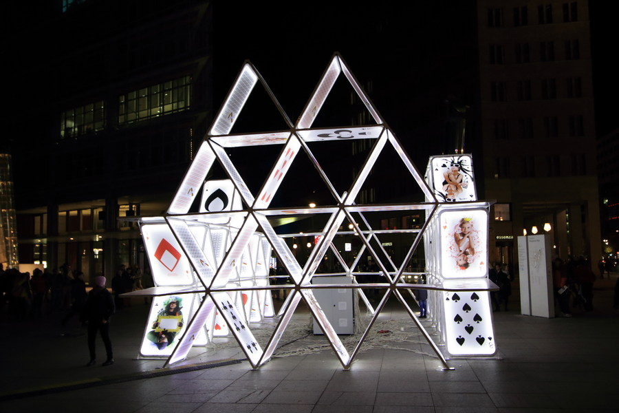 Festival of Lights / Berlin leuchtet
Potsdamer Platz, Cardhouse
Keywords: Potsdamer Platz