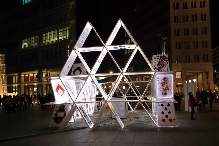 Festival of Lights / Berlin leuchtet
Potsdamer Platz, Cardhouse
Keywords: Potsdamer Platz